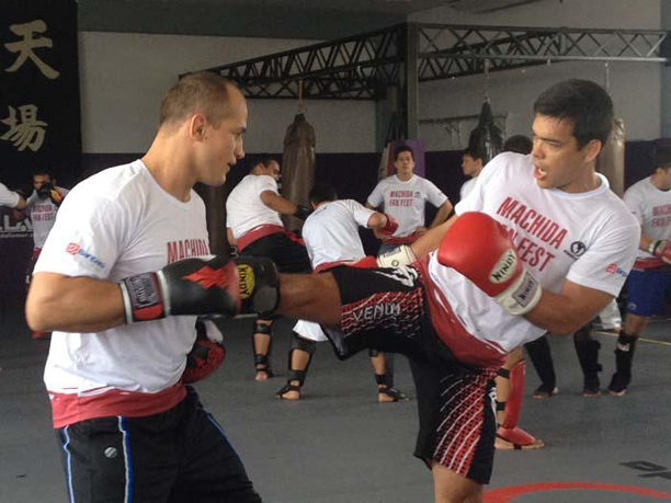 lyoto-machida-and-junior-dos-santos