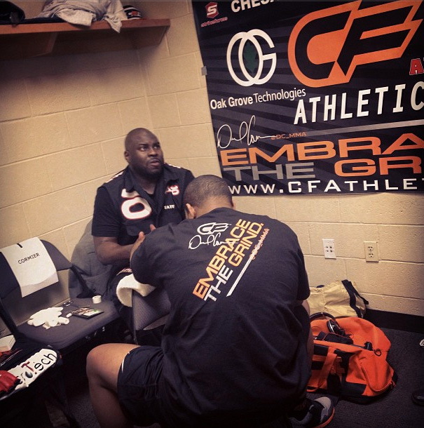 daniel-cormier-cage-fighter