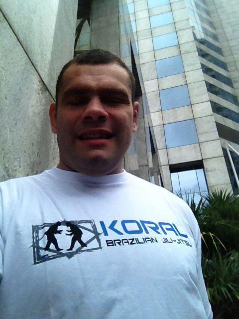 gabriel-gonzaga-koral