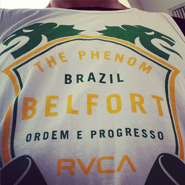 vitor-belfort-cornerman-tank