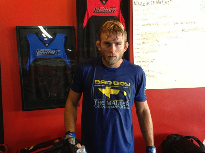 alexander-gustafsson-bad-boy-ufc-165-shirt.jpg