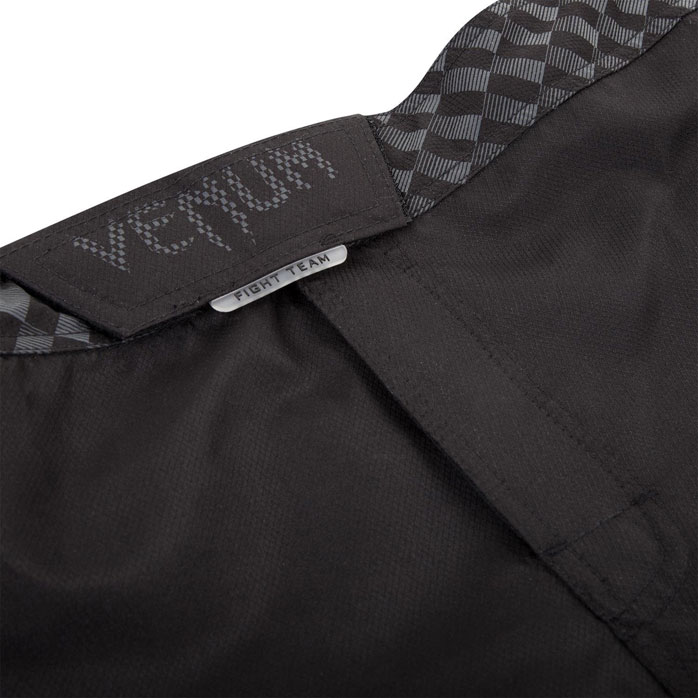 venum-carbonix-fight-shorts-5