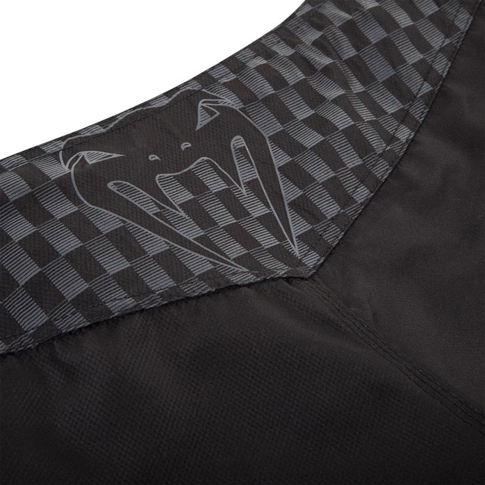 venum-carbonix-fight-shorts-7