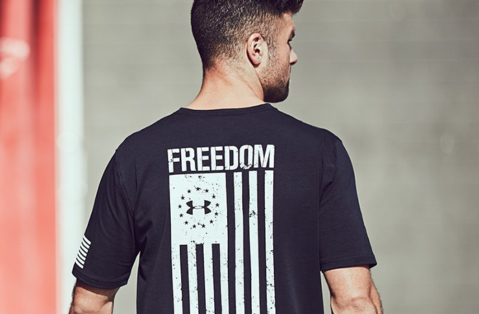 Under Armour Men's New Freedom Flag T-Shirt : : Clothing