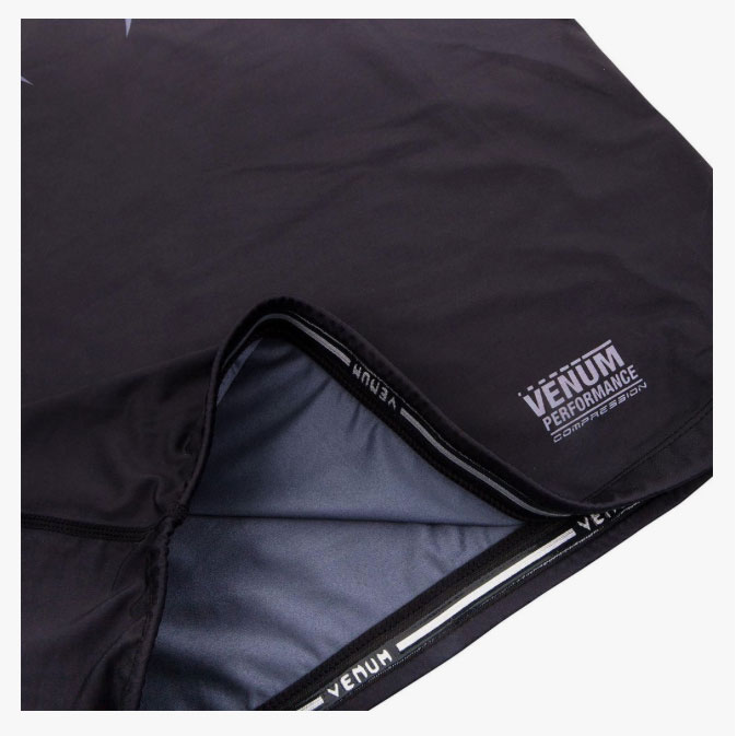 venum-contender-3-compression-long-sleeve-rashguard-3