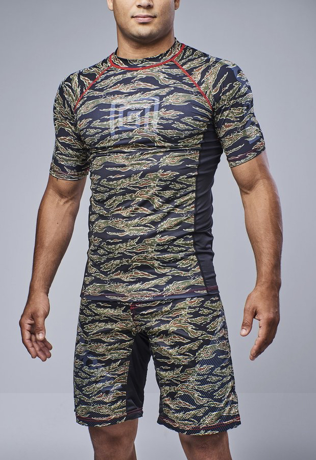 hypnotik-geo-tiger-short-sleeve-rashguard-green-1