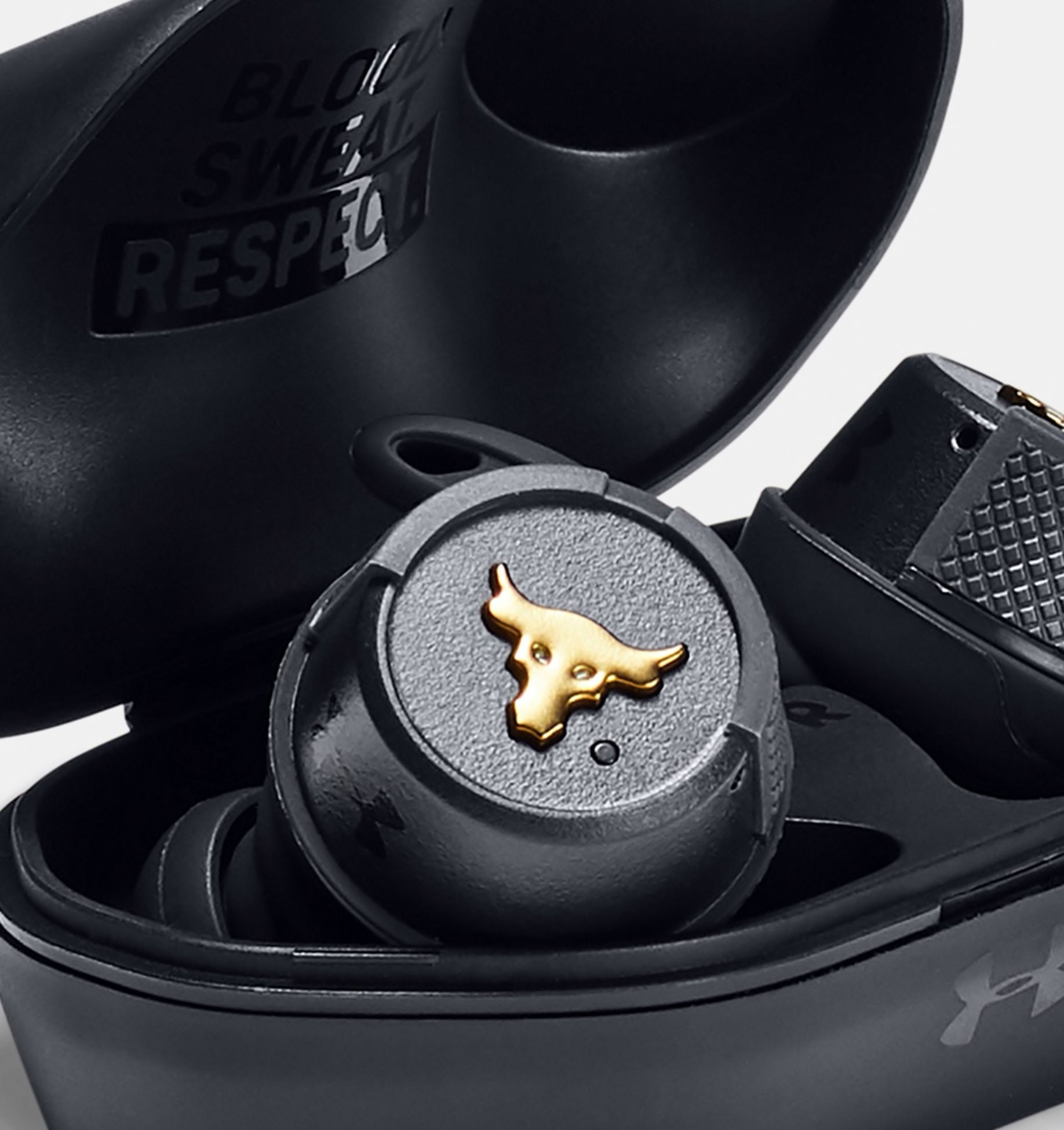 under-armour-rock-headphones-black-gold