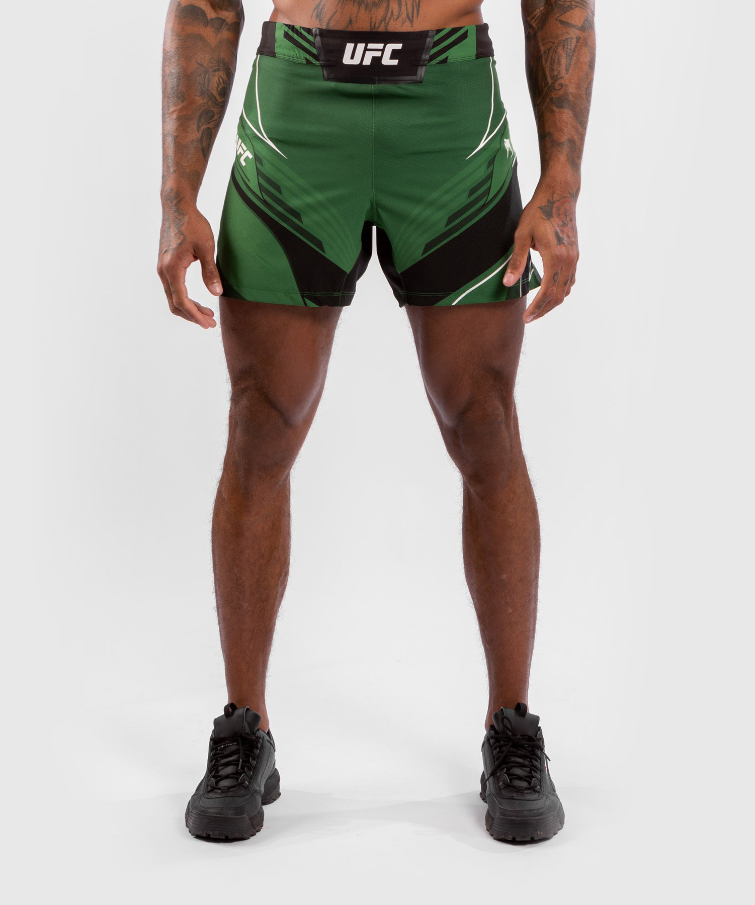venum-ufc-fight-shorts-green-short-fit-1