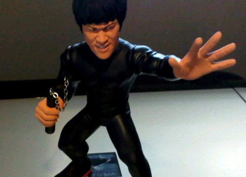 round-5-bruce-lee-figure