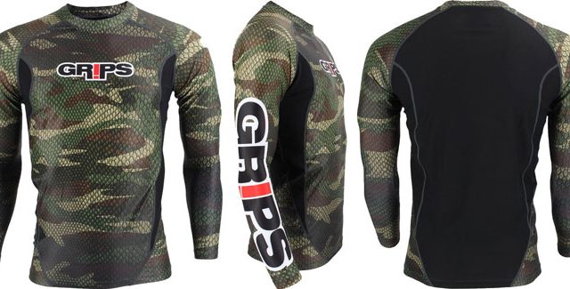 grips-camo-rashguard