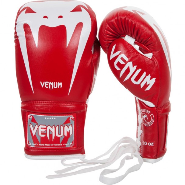 Venum Giant 3 Boxing Gloves with Laces